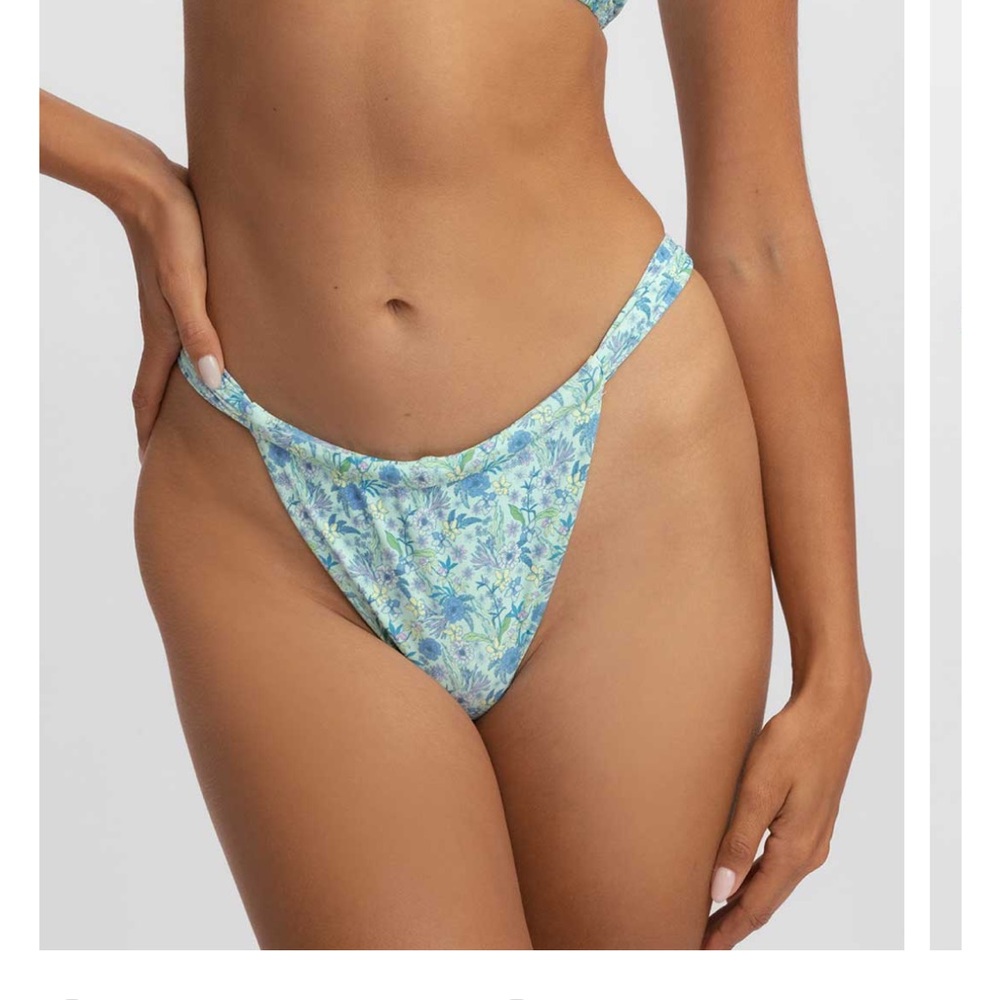 Blackbough swim “Giana ruched cheeky bottoms” size XS